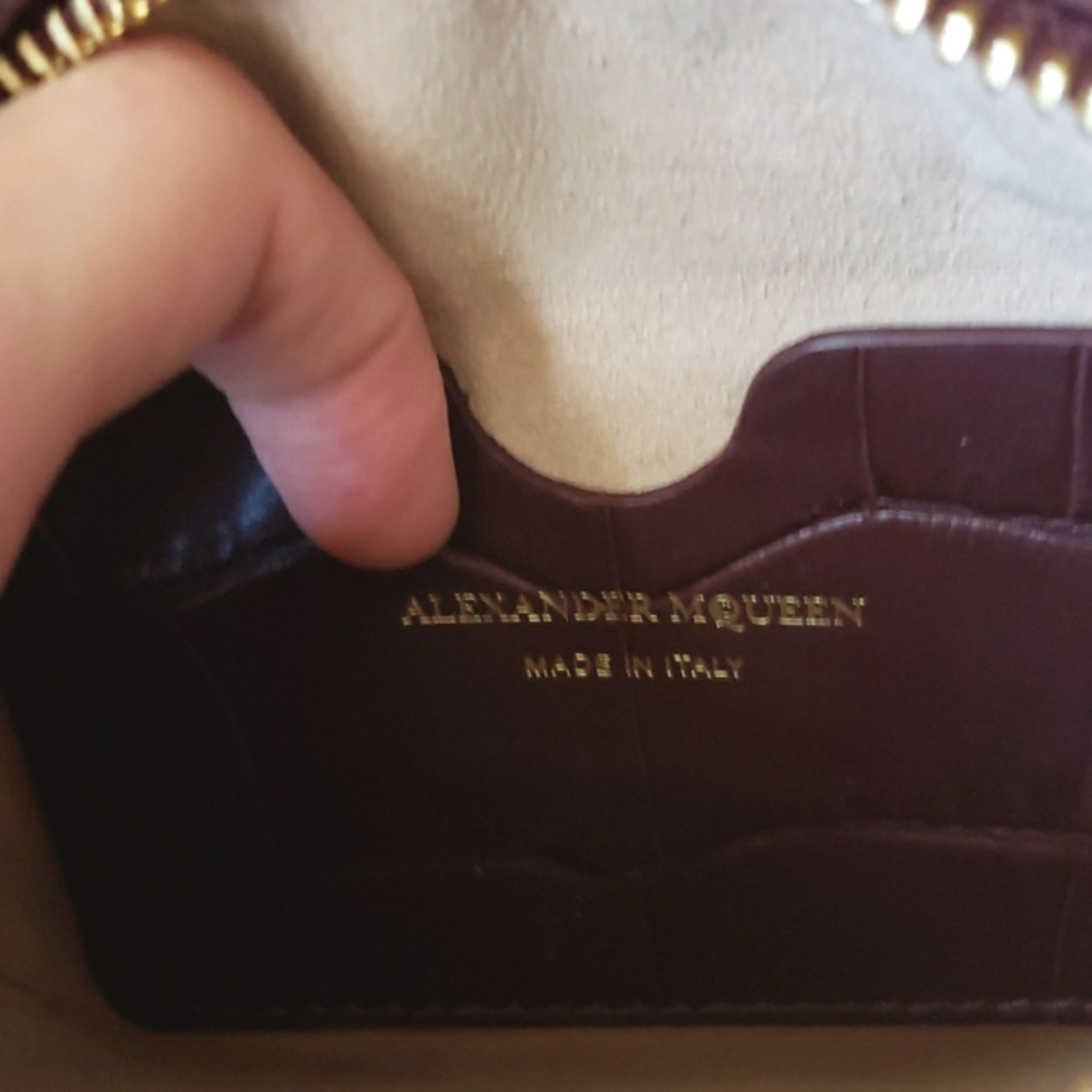 Alexander McQueen Croc-Effect Leather Camera Bag - Picture 10 of 12